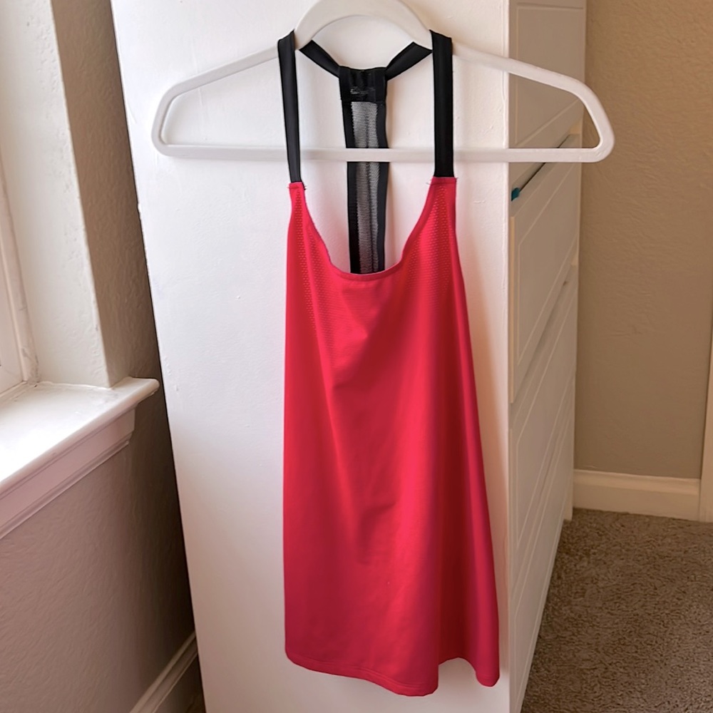 Fabletics fuchsia sports tank